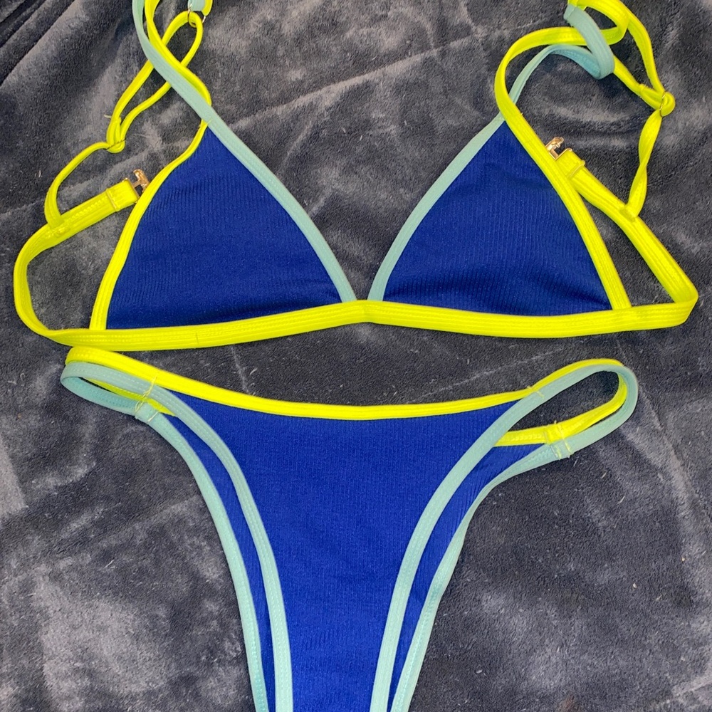 Bikini!!